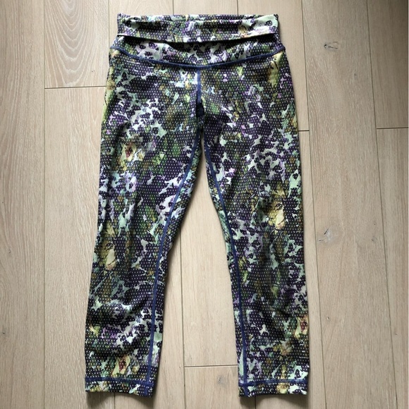 Lululemon Wunder Under Cropped Roll Down Floral Print Leggings - Picture 2 of 9